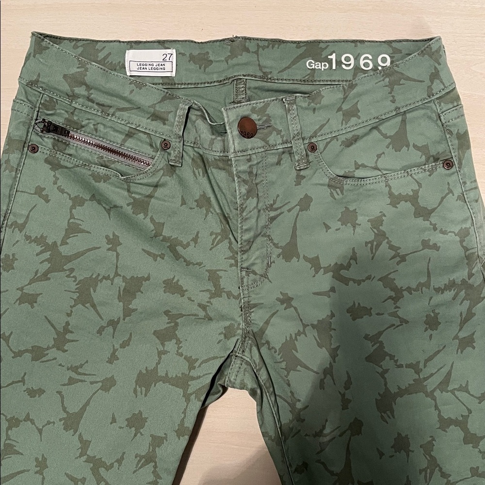 GAP Olive Floral Pattern Zipper Pants - Picture 2 of 6
